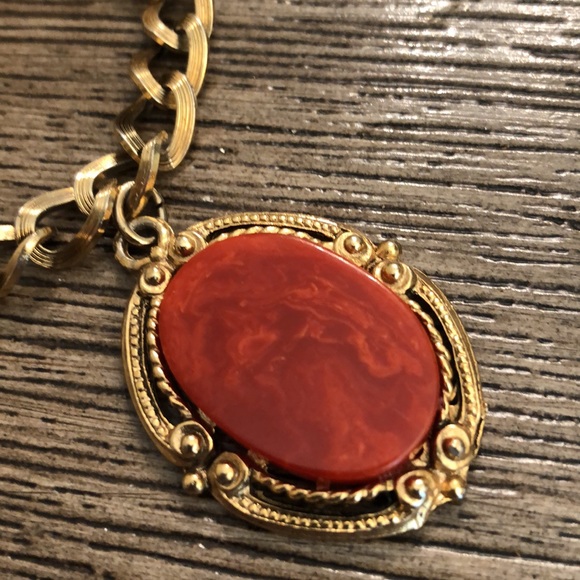 Antique Gold Chain Bracelet w/Faux Stone Cameo - Picture 5 of 16